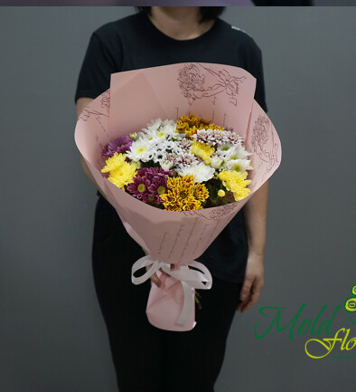 Complimentary Bouquet with Colorful Chrysanthemums